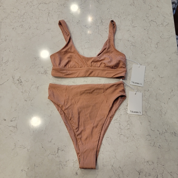 BNWT Vitamin A Pink Sienna Pink Sands Shimmer Bikini set - Picture 4 of 12